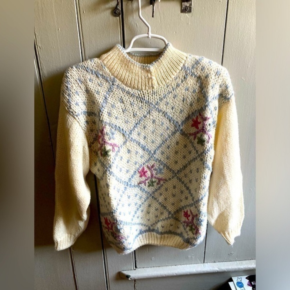Needles & Yarn Sweater S Vintage Floral 80s 90s Country Pearls Grandmacore Read